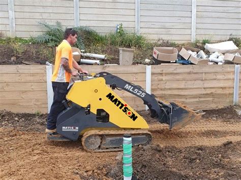 wheeled skid steer tipping capacity